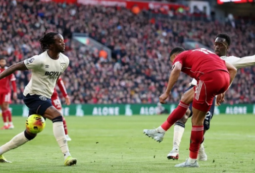 Chuyên gia kinh ngạc vì pha bỏ lỡ khó tin của Cody Gakpo