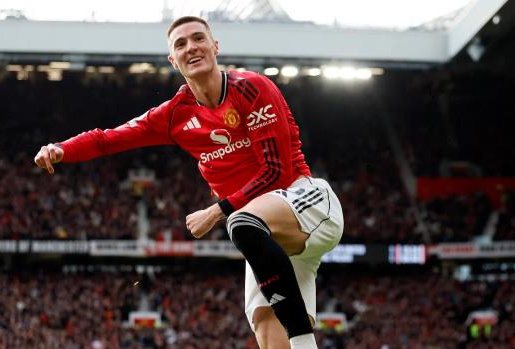 Carrick khẳng định Sesko là mối đe dọa với mọi hàng thủ