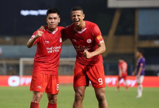 Cục diện V-League nóng bỏng ở cả hai đầu bảng xếp hạng