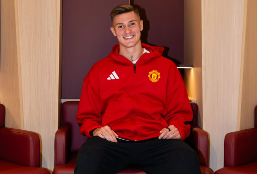 Benjamin Sesko và 100 dòng chữ tay giải mã cơn khát bàn thắng