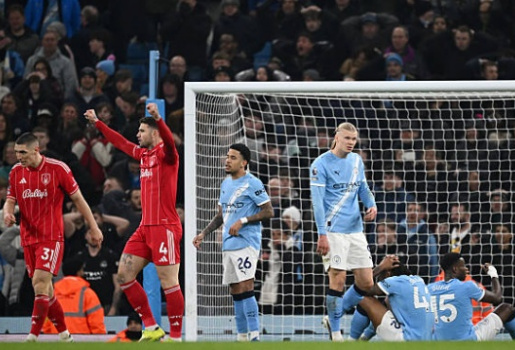 Man City rạn nứt đúng lúc Arsenal bản lĩnh nhất