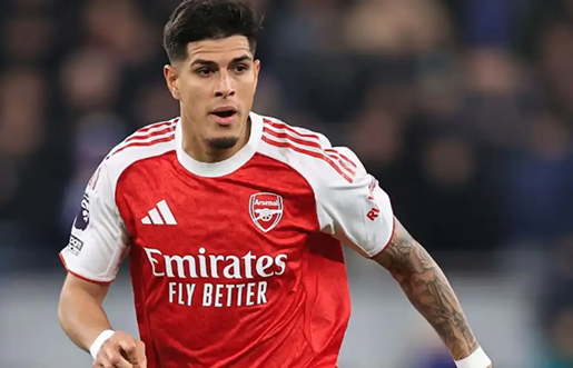 Arsenal chi 45 triệu bảng mua đứt Hincapie