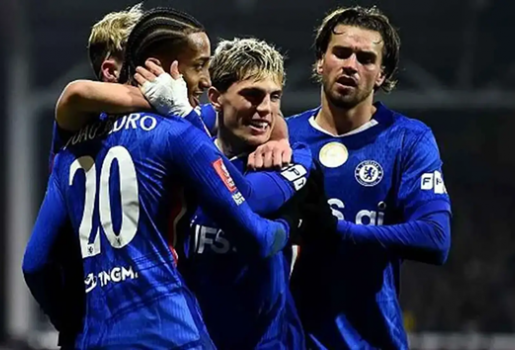 Được VAR cứu, HLV Chelsea thừa nhận ăn may