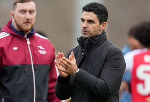 Arteta vẫn chưa làm chủ được nghệ thuật xoay tua đội hình