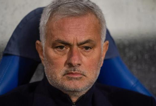 Mourinho mỉa mai chuột chũi rò rỉ tin trước đại chiến Porto