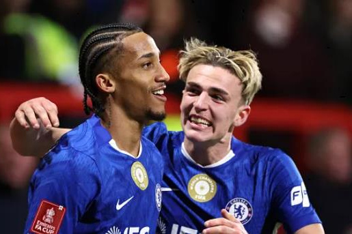PSG sa sút, HLV Chelsea tin Joao Pedro sẽ làm nên chuyện