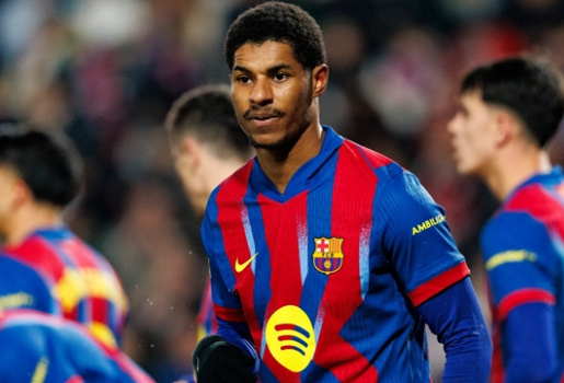 Chê Gordon mắc bệnh ngôi sao, Deeney tiến cử Rashford