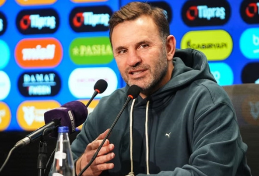 HLV Galatasaray nhắc nhở học trò bớt bàn tán về Liverpool