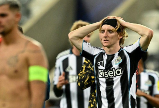 Lời nguyền hung thần Barcelona đang bủa vây Newcastle