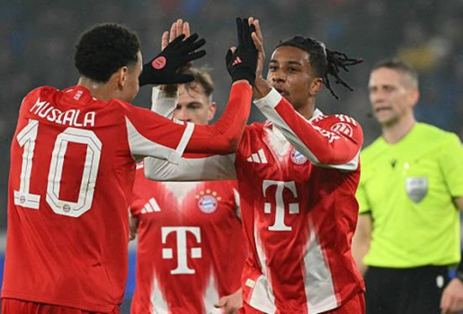 Bayern đặt một chân vào tứ kết sau màn hủy diệt Atalanta