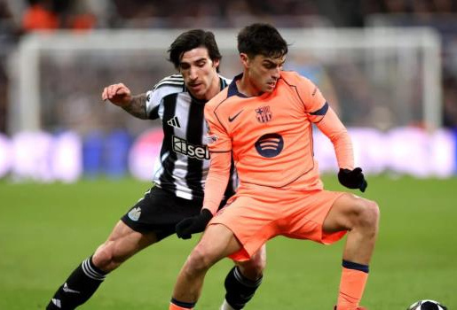 Bị Pedri lấn lướt, Tonali chưa xứng mác 100 triệu bảng của Man Utd