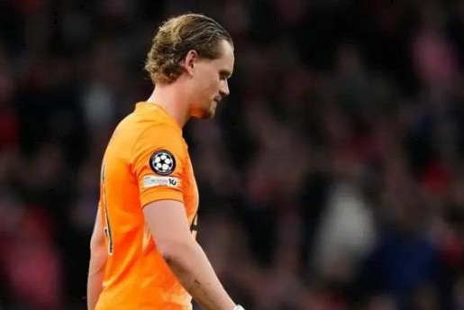 Bị rút ra sau 17 phút, Kinsky gọi đêm Cúp C1 là ác mộng