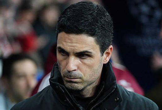 Khối bê tông của Moyes thử thách kiên nhẫn của Arsenal