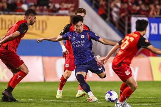 Đình Bắc và nghịch lý tịt ngòi tại V.League