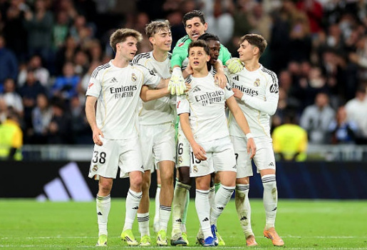 Figo mách nước giúp Real bảo vệ lợi thế 3-0 trước Man City