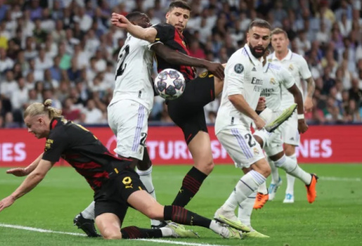 Real Madrid nhận cảnh báo về kịch bản bị Man City lội ngược dòng