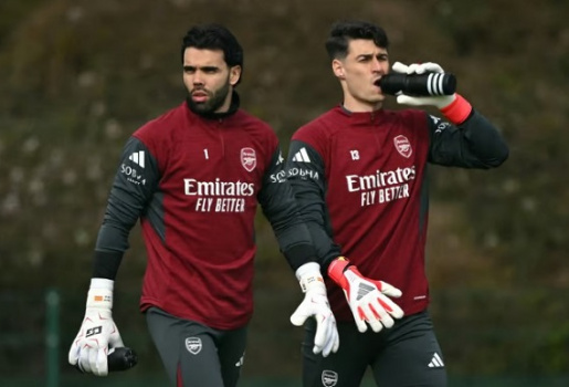 Arteta đối diện canh bạc Raya hay Kepa ở chung kết Carabao Cup
