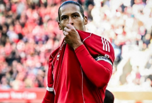 Sự bền bỉ kinh ngạc biến Van Dijk thành điểm tựa của Liverpool