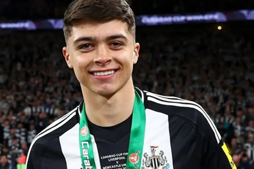 Newcastle hành động nhanh để trói chân ngọc quý Lewis Miley