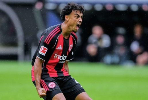 Arsenal tranh Nathaniel Brown giá 56 triệu bảng với Man City