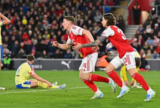 Arsenal nắm 97% cơ hội vô địch Ngoại hạng Anh dù vừa thua sốc