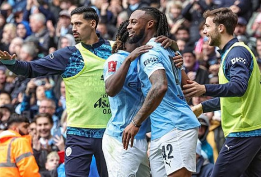 Pep Guardiola đã tìm thấy hàng công tối ưu của Man City