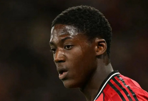 Man Utd tăng lương gấp 4 lần để trói chân Mainoo