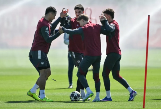 Arteta giải mã ý đồ đằng sau bài tập dùng bút kỳ lạ