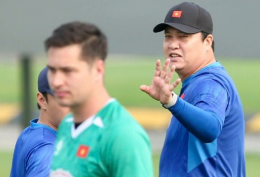 HLV Lee Woon-jae xây bức tường thép cho tuyển Việt Nam