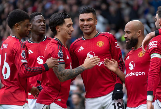 HLV Carrick xác nhận Martinez tái xuất ở trận gặp Leeds