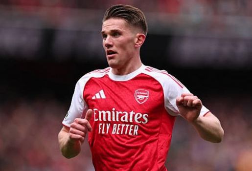 Gyokeres cho rằng mặt sân khô khiến Arsenal thua sốc