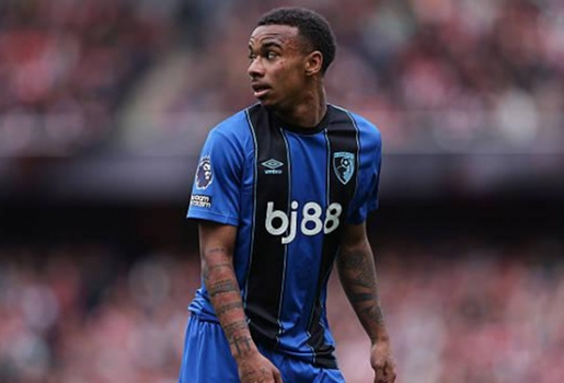 Liverpool muốn vượt mặt Chelsea vụ Eli Junior Kroupi