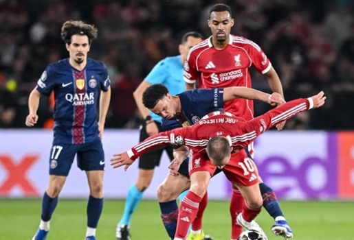 4 trụ cột Liverpool đối mặt nguy cơ treo giò ở bán kết