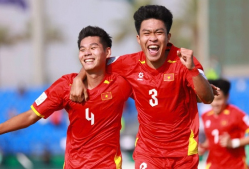 Hậu vệ trẻ tuyển Việt Nam chưa thể vượt qua bóng đàn anh