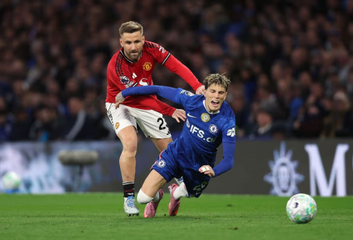 Luke Shaw xát muối tàn nhẫn vào nỗi đau của Garnacho