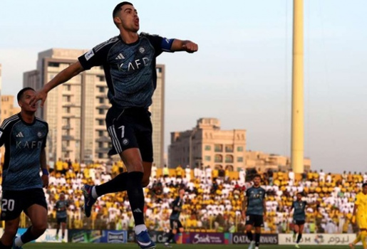 Ronaldo nổ súng giúp Al Nassr hủy diệt Al Wasl 4-0