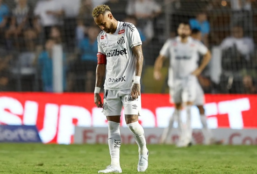 Neymar đáp trả gắt sau khi bị cổ động viên Santos la ó