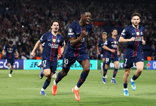 Giám đốc Bayern mỉa mai màn ăn mừng của cầu thủ PSG