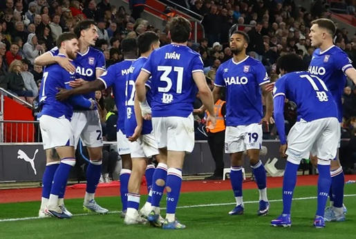 Ipswich Town chính thức thăng hạng Ngoại hạng Anh