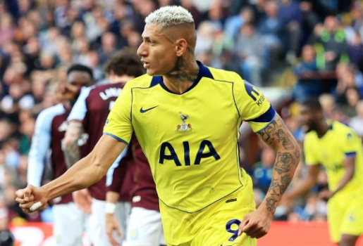 Đánh bại Aston Villa, Tottenham Hotspur thoát nhóm cầm đèn đỏ