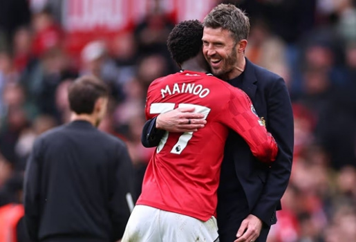 Bryan Robson hối thúc MU bổ nhiệm Michael Carrick