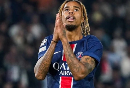 Bradley Barcola rục rịch rời PSG do bất mãn với HLV Luis Enrique