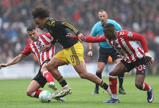 Zirkzee tự khép lại cánh cửa sự nghiệp tại Man Utd