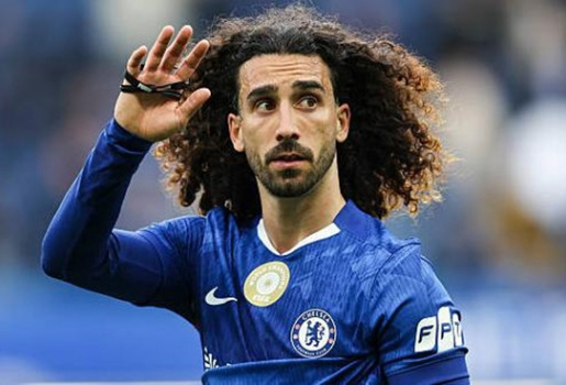 HLV Chelsea lý giải quyết định để Cucurella đá tiền đạo