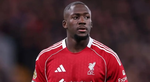 Arne Slot cập nhật tình hình Konate sau trận gặp Chelsea