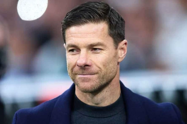 CHÍNH THỨC! Xabi Alonso ký hợp đồng 4 năm với Chelsea