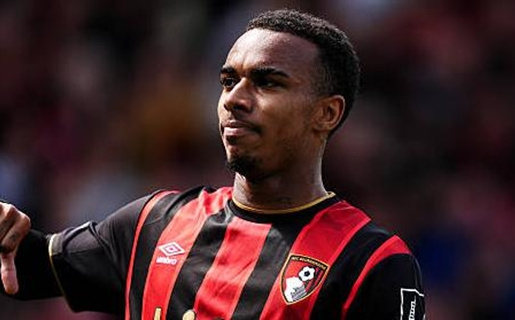 Arsenal nên tất tay vì viên ngọc quý Eli Junior Kroupi