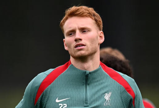 Lý do Van den Berg quyết rời Liverpool dù gặp Arne Slot