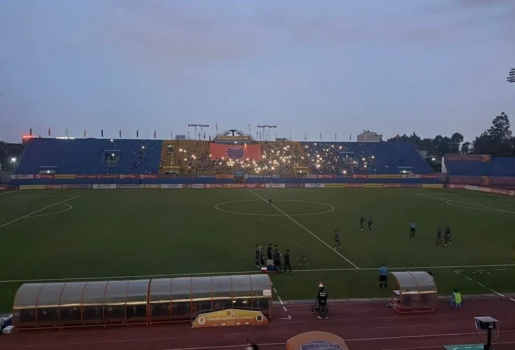 Sân Gò Đậu mất điện giữa trận cầu sinh tử ở V-League