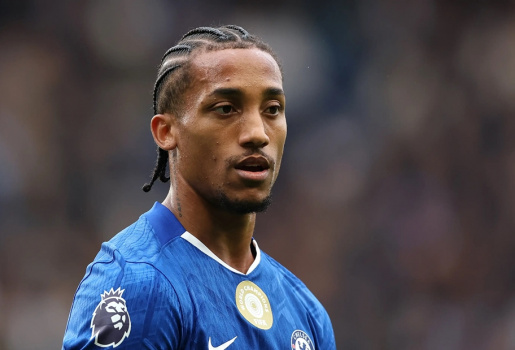Romano hé lộ phản ứng của sếp lớn Barca khi được hỏi về Joao Pedro